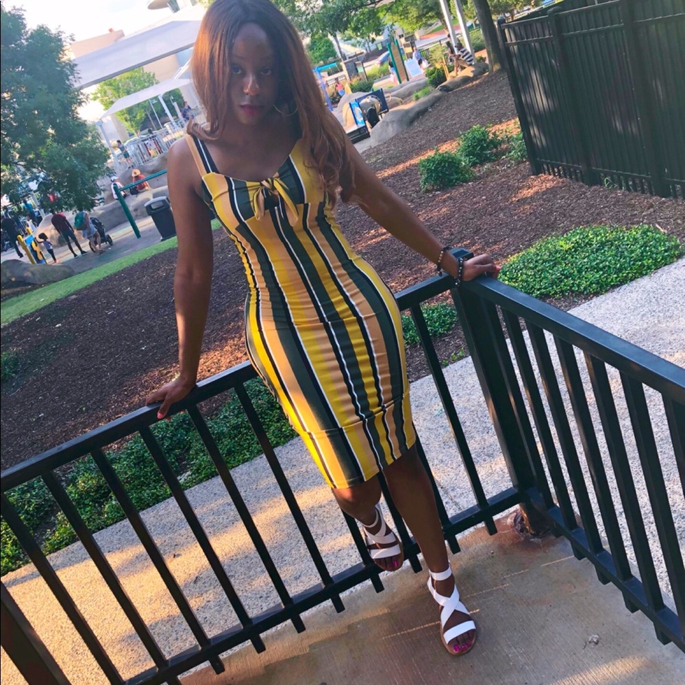 Med., green and yellow dress!